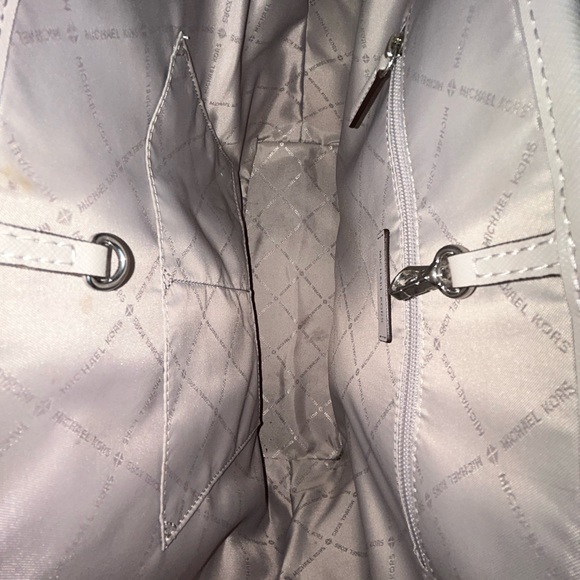 Micheal Kors Gray Center Strip Tote - Picture 5 of 6